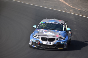 BMW M2 CS Racing feiert Debüt mit bis zu 365 PS, Rennsport-Software und €95.000-Preis