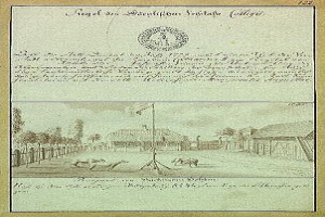 Schwarz-weißes Bild einer Kopie des ersten Entwurfs der deutschen Verfassung, das eine handgezeichnete Straßenszene mit einem Fahnenmast, Gebäuden, Bäumen und Himmel zeigt.