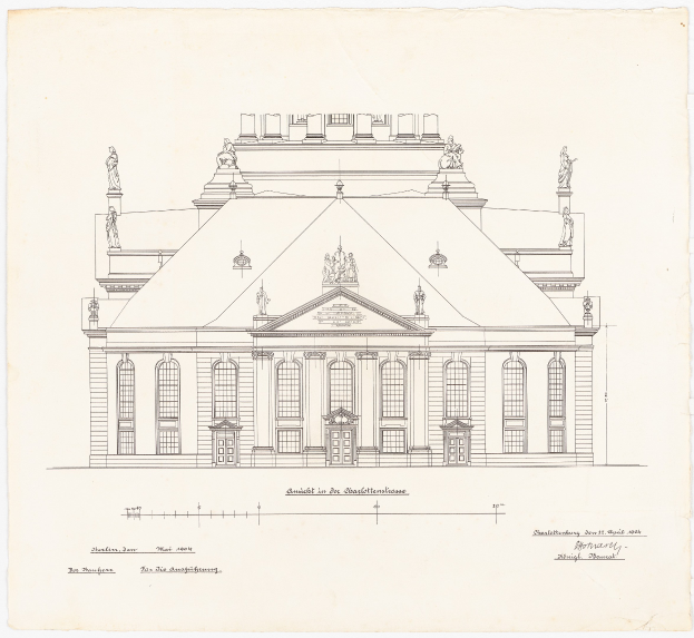 Ein detailliertes Zeichnung einer Schlosshofgebäude-Fassade in Dresden, Deutschland, mit zahlreichen Fenstern und Statuen, skizziert auf Papier mit begleitendem Text.