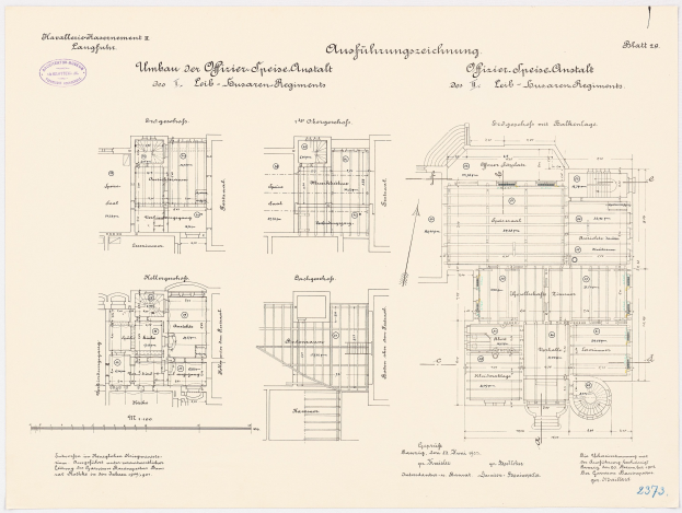 Ein detaillierter architektonischer Grundriss des ehemaligen Bundeskanzleramts in der Bundesrepublik Deutschland, der den Gebäudeaufbau mit Zeichnungen und Text zeigt.