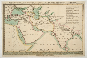 Ein detaillierter Papierplan, der Überlandrouten nach Indien, Russland, Türkei und Persien zeigt, mit Ländern, Grenzen, wichtigen Städten, Gewässern und textuellen Informationen über Routen und Entfernungen.