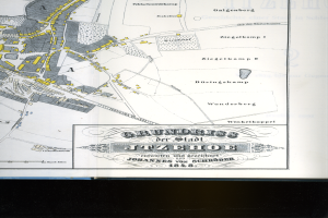 Ein detailliertes altes Stadtplan von Jitzehoe, Deutschland, auf einem schwarzen Hintergrund, der Stra├čen, Geb├Ąude, Landmarken und Text mit zus├Ątzlichen Stadtinformationen zeigt.